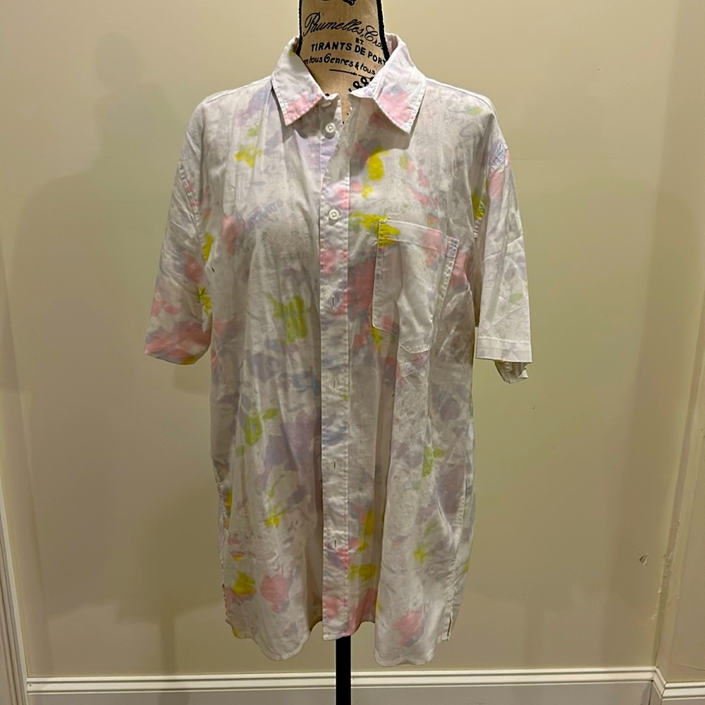 Men’s white shirt with tie die pink, purple, green and blue from H&M